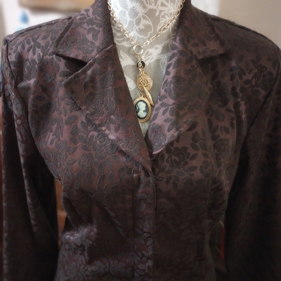 Alyn Paige Dresses & Skirts - Alyn Paige Skirt Suit